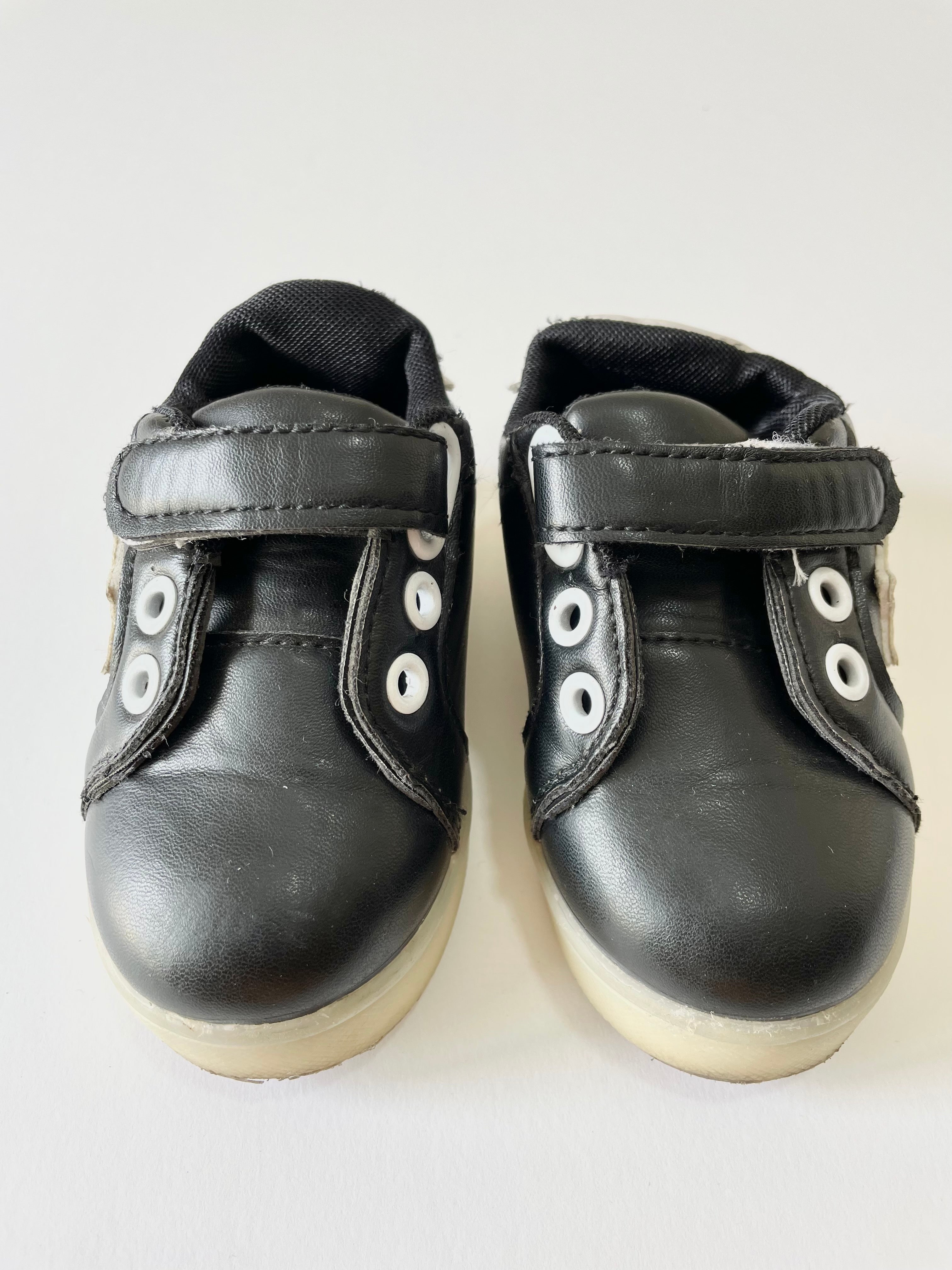 Scarpe taglia 21