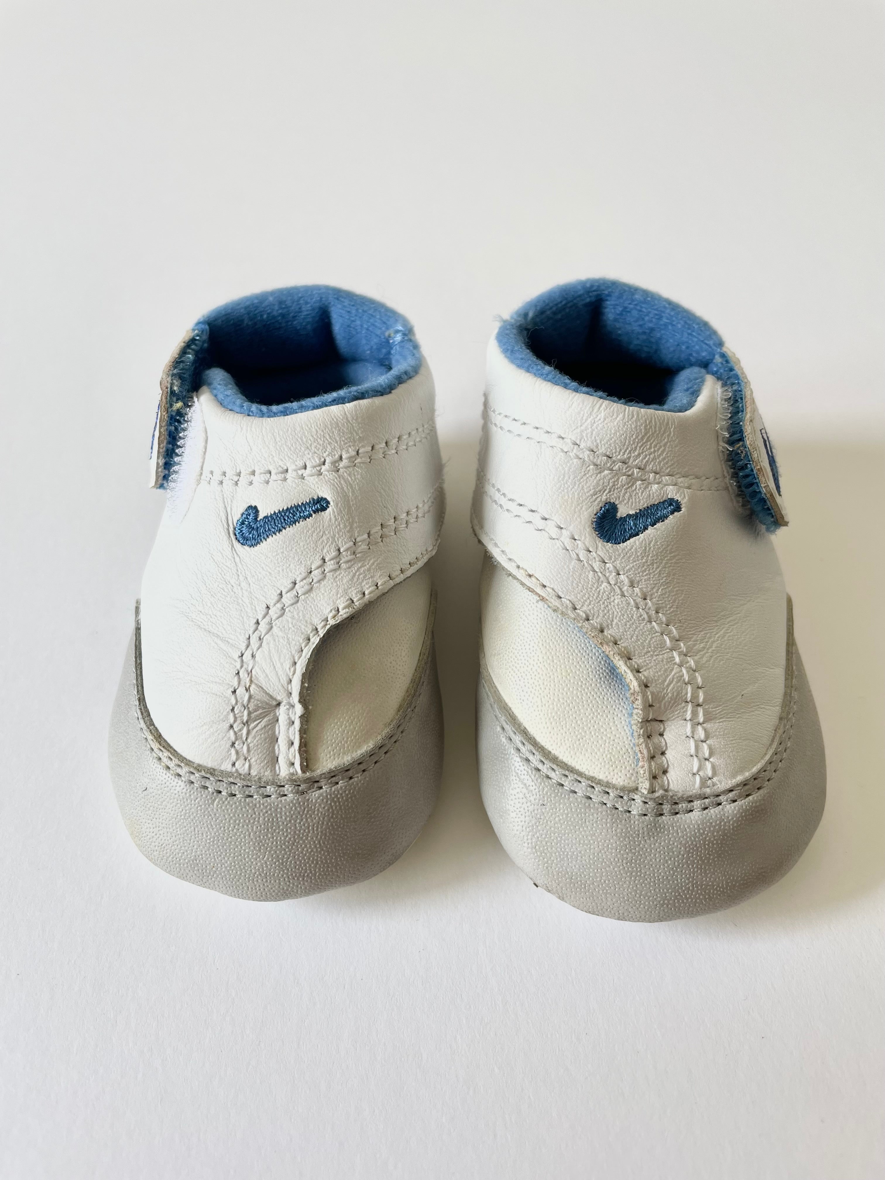 Scarpe taglia 16