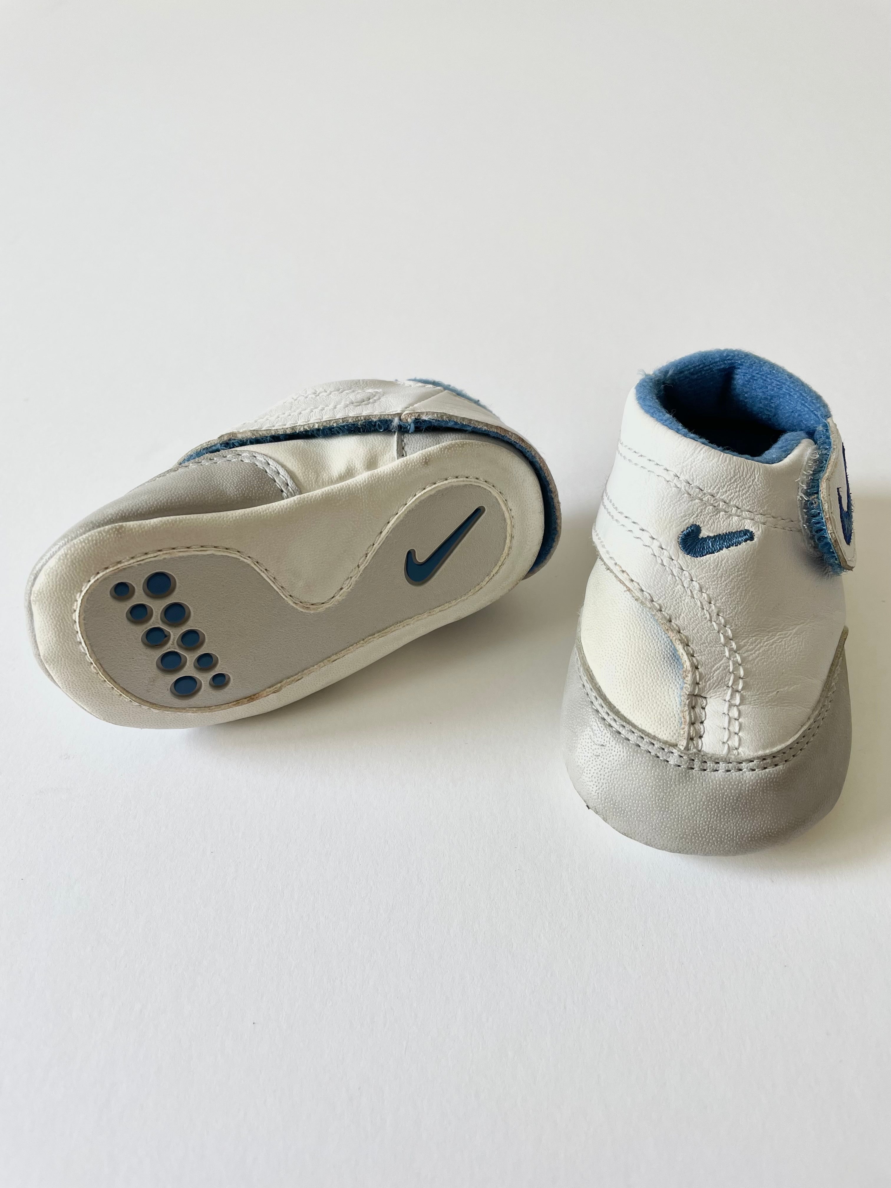 Scarpe taglia 16