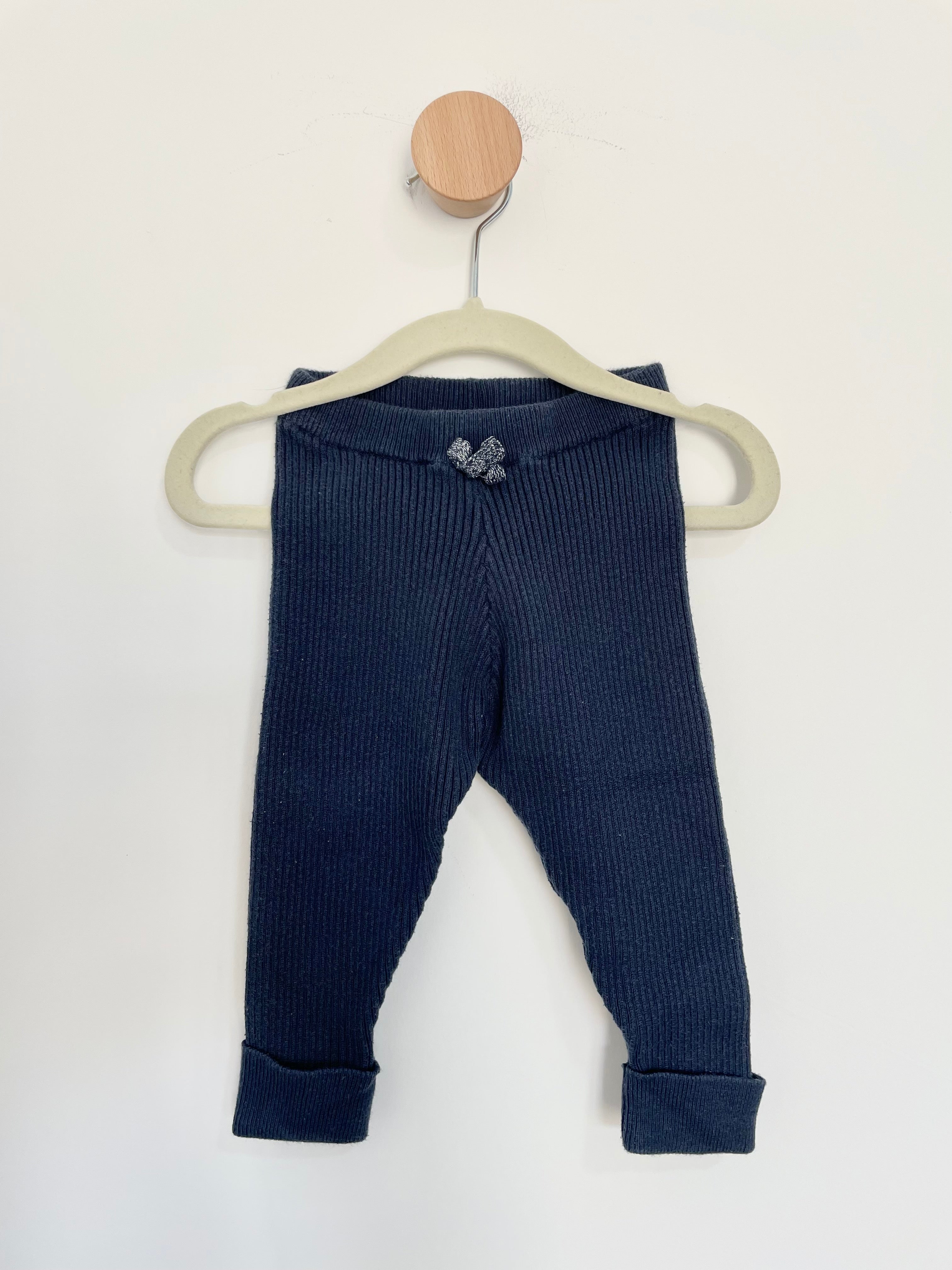 Pantaloni 6-9 mesi