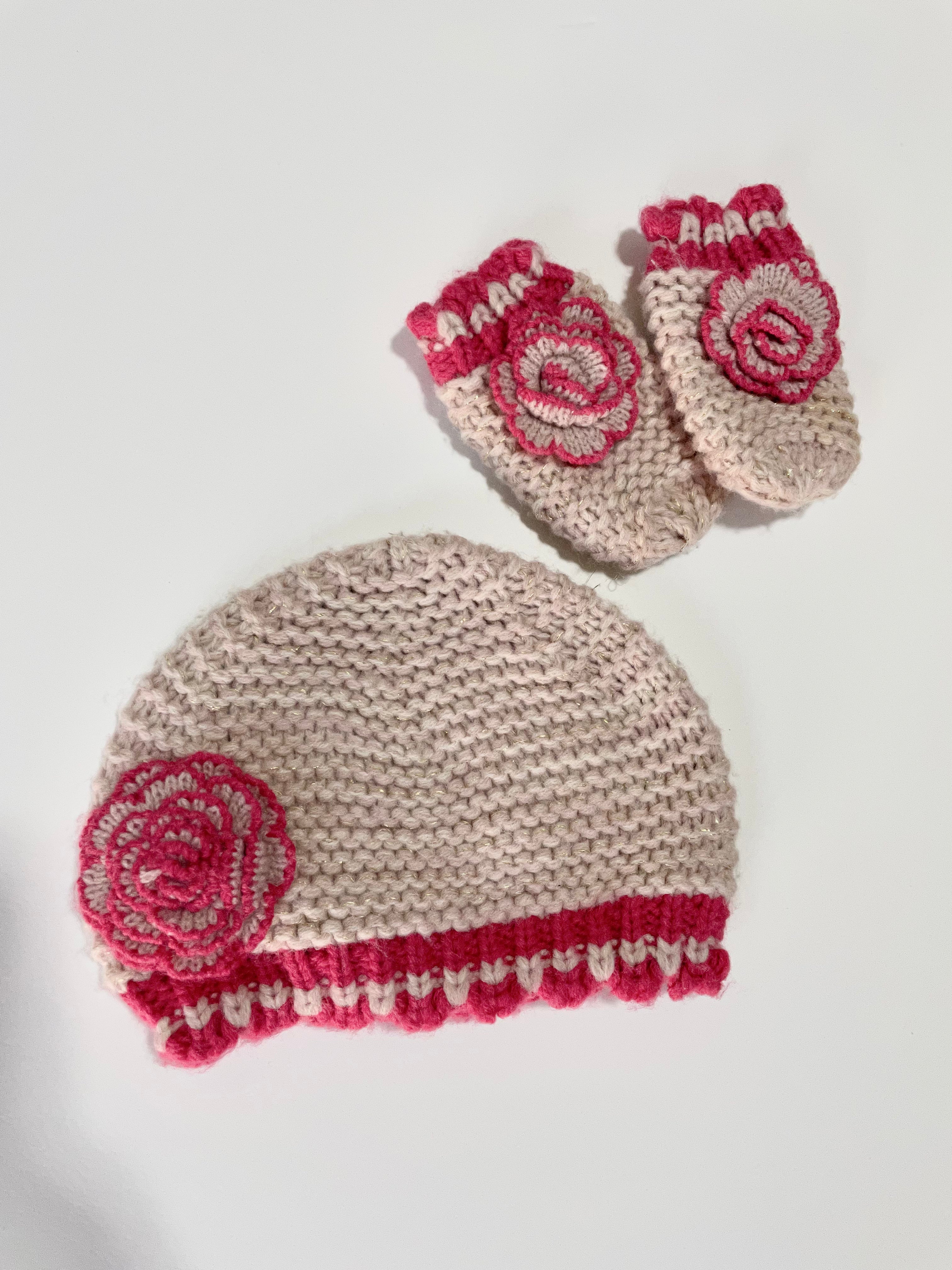 Cappello e guanti invernali 0-12 mesi