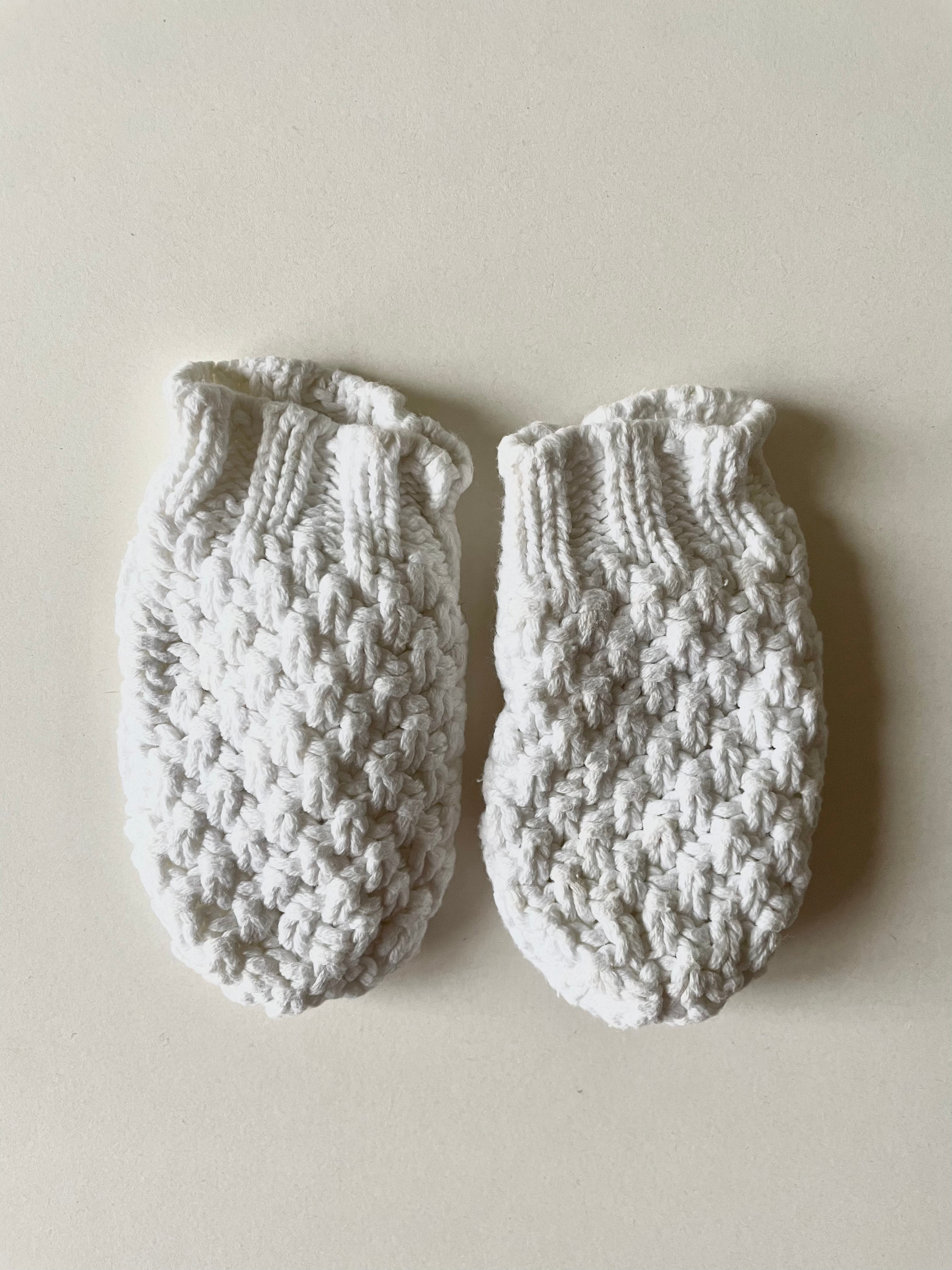 3-6m Mittens